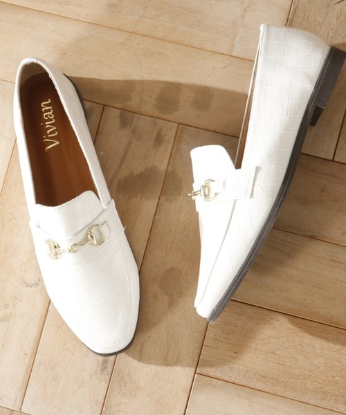 VIVIAN(ヴィヴィアン)の「スクエアトゥビット付きローファー(ローファー・レディース・D/ブラック×グリーン/E/パイソン/シルバー/White/Olive /Mustard/ブラック系その他2/ベージュ系その他2/Olive/ホワイト×カーキブラウン/Off White・S/M/L/LL/XL)」の4枚目の写真