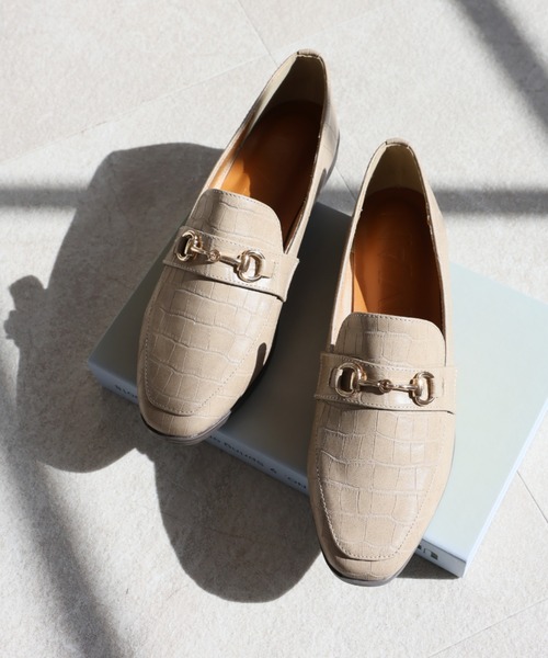 VIVIAN(ヴィヴィアン)の「スクエアトゥビット付きローファー(ローファー・レディース・D/ブラック×グリーン/E/パイソン/シルバー/White/Olive /Mustard/ブラック系その他2/ベージュ系その他2/Olive/ホワイト×カーキブラウン/Off White・S/M/L/LL/XL)」の21枚目の写真