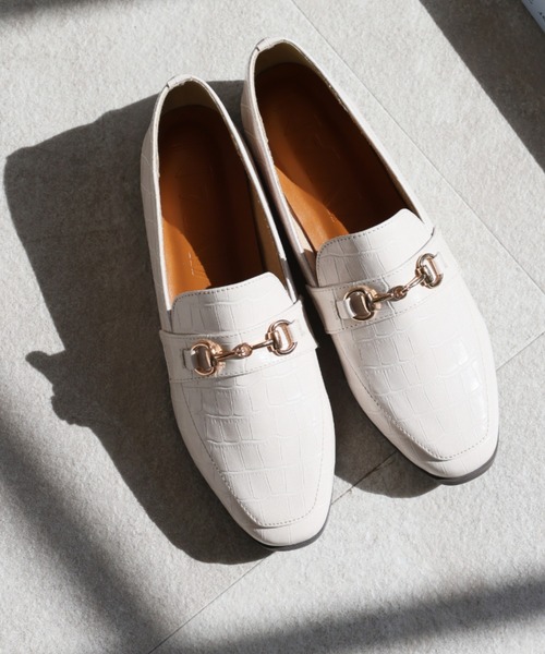 VIVIAN(ヴィヴィアン)の「スクエアトゥビット付きローファー(ローファー・レディース・D/ブラック×グリーン/E/パイソン/シルバー/White/Olive /Mustard/ブラック系その他2/ベージュ系その他2/Olive/ホワイト×カーキブラウン/Off White・S/M/L/LL/XL)」の22枚目の写真