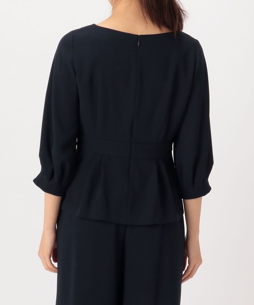 Tiara（ティアラ）の「ヘリオスペプラムトップス（シャツ/ブラウス・レディース・アイボリー/ネイビー/セージグリーン・FREE）」の5枚目の写真