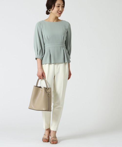 Tiara（ティアラ）の「ヘリオスペプラムトップス（シャツ/ブラウス・レディース・アイボリー/ネイビー/セージグリーン・FREE）」の12枚目の写真