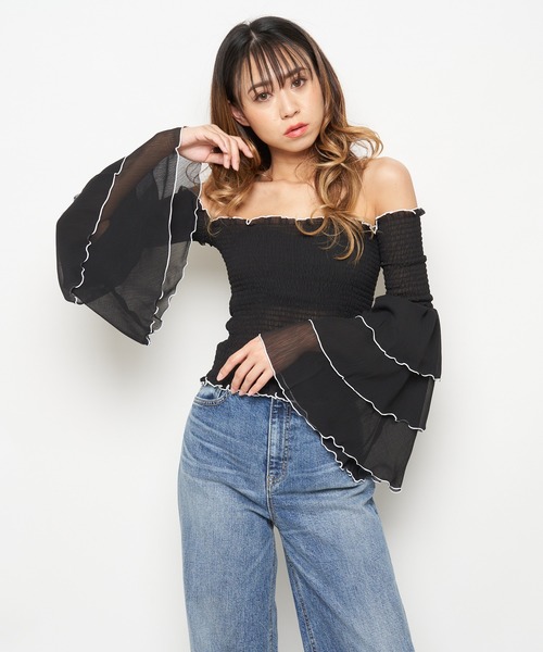 SPIRALGIRL(スパイラルガール)の「バイカラーフレアスリーブオフショルダーブラウス(シャツ/ブラウス・レディース・ブラック/ベージュ/オフホワイト・FREE)」の7枚目の写真