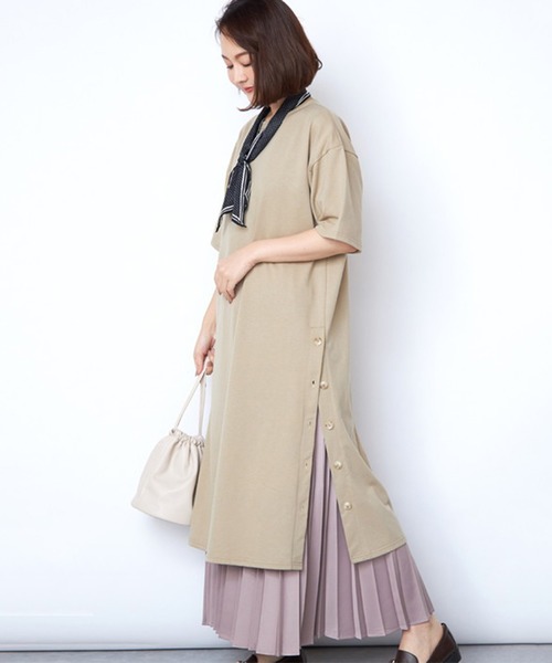 STYLEBLOCK（スタイルブロック）の「サイドボタンスリット5分袖スウェットワンピース（ワンピース・レディース・ブラック/サンドベージュ/グリーン/パープル/ベージュ・M）」の4枚目の写真