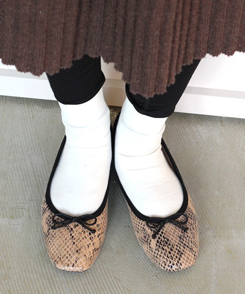 JELLY BEANS（ジェリービーンズ）の「スクエアトゥソフトバレエ(115-29472)JELLY BEANS(ジェリービーンズ)（バレエシューズ・レディース・ゼブラ/グレイッシュベージュ/パイソン/ブラック・23/24/22.5/24.5/23.5）」の4枚目の写真