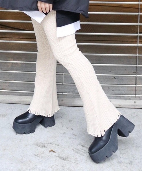 FIG&VIPER（フィグアンドバイパー）の「ニットケーブルフレアPT（その他パンツ・レディース・アイボリー/ピンク/ブラック・FREE）」の16枚目の写真