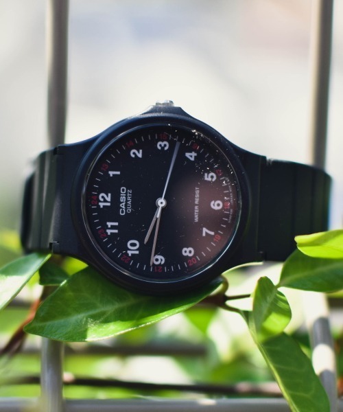 CASIO(カシオ)の「★CASIO(カシオ)★STANDARD ANALOGUE(アナログ腕時計・レディース・ゴールド/ブラック系その他/ホワイト系その他/ブラック系その他2/ホワイト系その他2/シルバー/ホワイト/イエロー/ブラック/ホワイト系その他3/ブラック系その他3・FREE)」の5枚目の写真