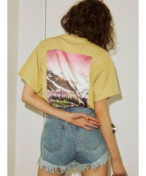 jouetie(ジュエティ)の「カラーフォトBIG Tシャツ(Tシャツ/カットソー・レディース・ブラック/オフホワイト/イエロー・MEDIUM)」の3枚目の写真