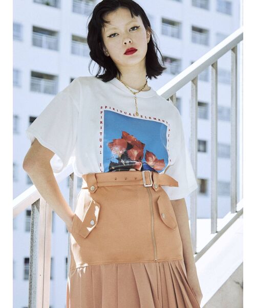 jouetie(ジュエティ)の「カラーフォトBIG Tシャツ(Tシャツ/カットソー・レディース・ブラック/オフホワイト/イエロー・MEDIUM)」の20枚目の写真