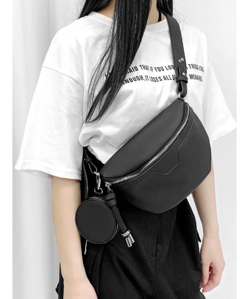 LVEU.（ラブユ.）の「One shoulder mini pouch bag / ワンショルダーミニポーチバッグ（ボディバッグ/ウエストポーチ・レディース・ブラック/ベージュ・FREE）」の10枚目の写真