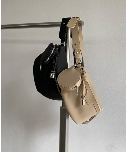 LVEU.（ラブユ.）の「One shoulder mini pouch bag / ワンショルダーミニポーチバッグ（ボディバッグ/ウエストポーチ・レディース・ブラック/ベージュ・FREE）」の22枚目の写真