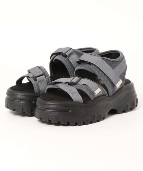 SUNNY ROOM（サニールーム）の「【厚底】トラックソールクロスベルトスポーツサンダル　384（サンダル・レディース・ブラック/ネイビー/ダークグレー・LL/S/M/L）」の3枚目の写真