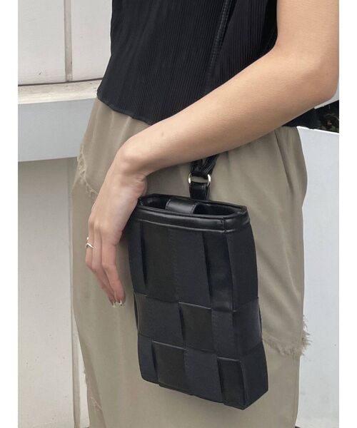 EMODA（エモダ）の「フラットブレイドミニバッグ（ショルダーバッグ・レディース・ホワイト/ブラック・FREE）」の6枚目の写真