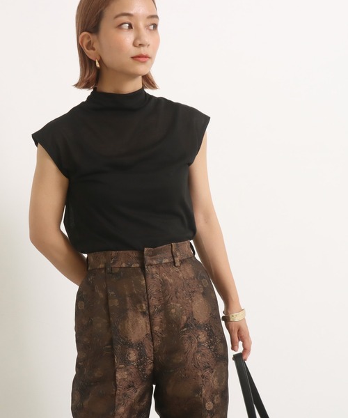 AULI（アウリィ）の「【低身長向けサイズ】ドレープネックシアーカットソー（Tシャツ/カットソー・レディース・ブラック/ライトグレー/オフホワイト・XS）」の2枚目の写真