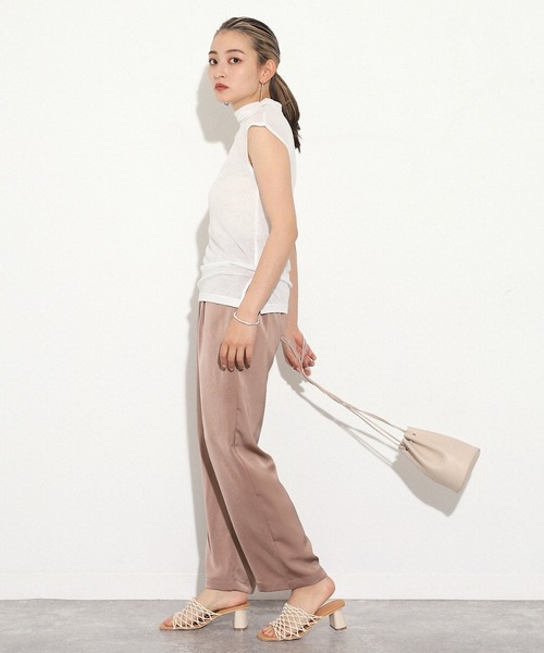 AULI（アウリィ）の「【低身長向けサイズ】ドレープネックシアーカットソー（Tシャツ/カットソー・レディース・ブラック/ライトグレー/オフホワイト・XS）」の6枚目の写真