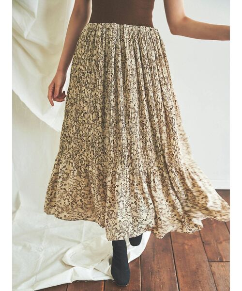 LAGUNAMOON（ラグナムーン）の「ウエストリブフラワープリーツワンピース（ワンピース・レディース・ブラック/グレー/アイボリー・SMALL/MEDIUM）」の7枚目の写真