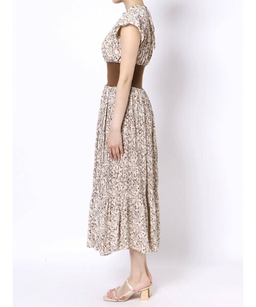 LAGUNAMOON（ラグナムーン）の「ウエストリブフラワープリーツワンピース（ワンピース・レディース・ブラック/グレー/アイボリー・SMALL/MEDIUM）」の9枚目の写真