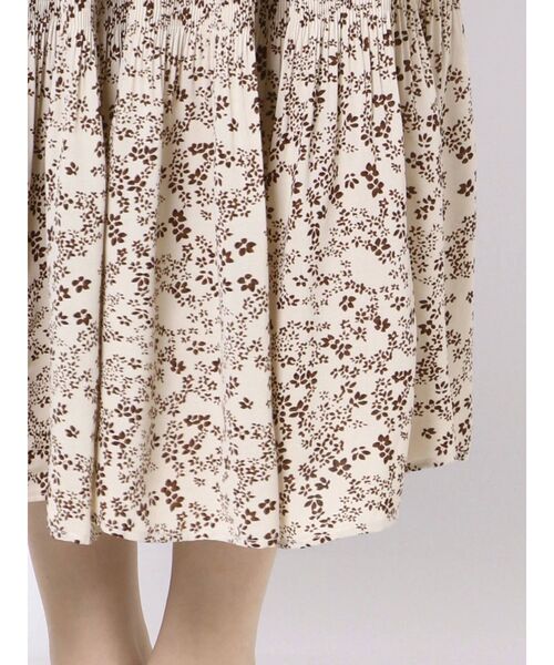 LAGUNAMOON（ラグナムーン）の「ウエストリブフラワープリーツワンピース（ワンピース・レディース・ブラック/グレー/アイボリー・SMALL/MEDIUM）」の13枚目の写真