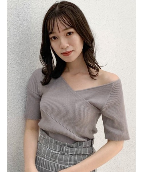 dazzlin（ダズリン）の「カサネネックリブニットトップス（ニット/セーター・レディース・ブラック/ブラウン/グレー/ピンク/モカ・FREE）」の4枚目の写真