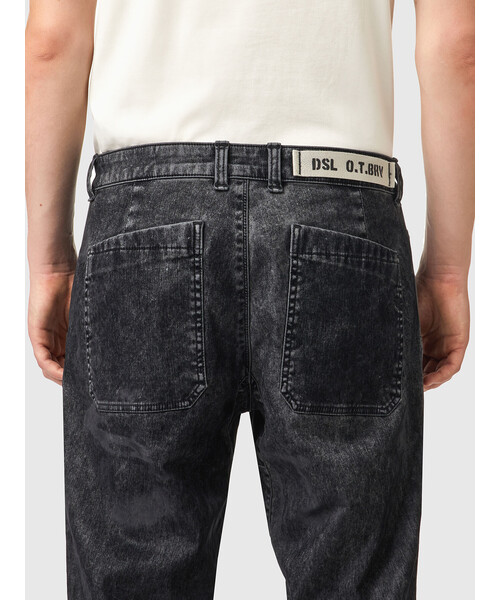 DIESEL(ディーゼル)の「FW21 メンズ デニムパンツ ジョグジーンズ ストレート ベルベット(デニムパンツ・メンズ・ダークグレー・34inch/28inch/26inch/30inch/36inch/32inch)」の4枚目の写真