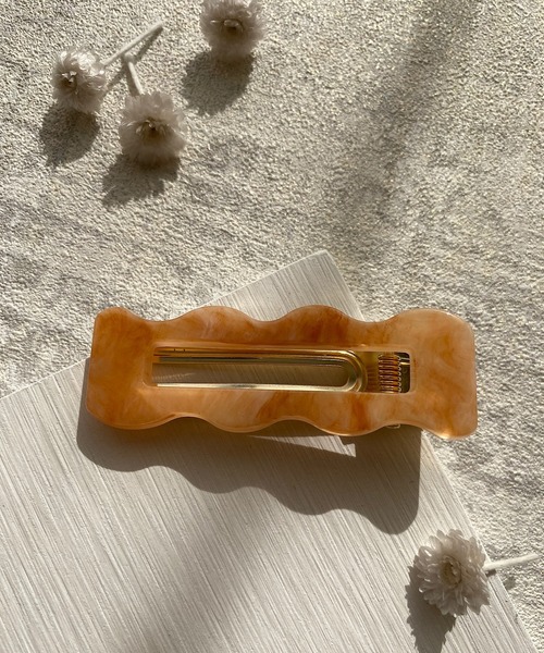 TONE SELECT GOODS（トーンセレクトグッズ）の「【LESRIRE】スクエアウェーブヘアクリップ（バレッタ/ヘアクリップ・レディース・ブラウン/グレー/オフホワイト/グリーン/ブラウン系その他・FREE）」の4枚目の写真