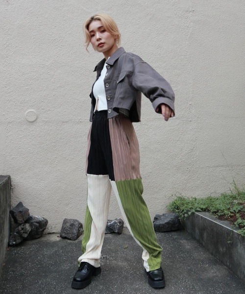 FIG&VIPER（フィグアンドバイパー）の「プリーツ切替PT（その他パンツ・レディース・ライトブルー/ブラック・FREE）」の14枚目の写真