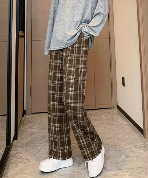 Diosfront(ディオスフロント)の「チェック柄セミワイドパンツ(その他パンツ・レディース・ブラック系その他/グレー系その他/ブラウン系その他/レッド系その他・S/M/L)」の3枚目の写真