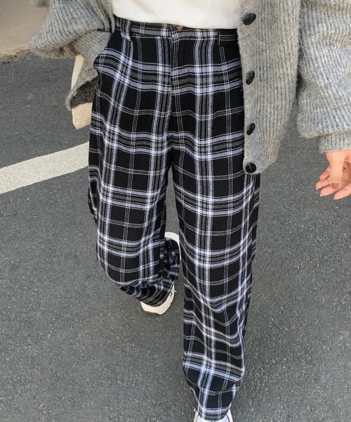 Diosfront(ディオスフロント)の「チェック柄セミワイドパンツ(その他パンツ・レディース・ブラック系その他/グレー系その他/ブラウン系その他/レッド系その他・S/M/L)」の9枚目の写真