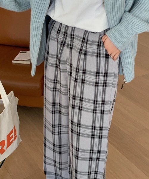 Diosfront(ディオスフロント)の「チェック柄セミワイドパンツ(その他パンツ・レディース・ブラック系その他/グレー系その他/ブラウン系その他/レッド系その他・S/M/L)」の15枚目の写真