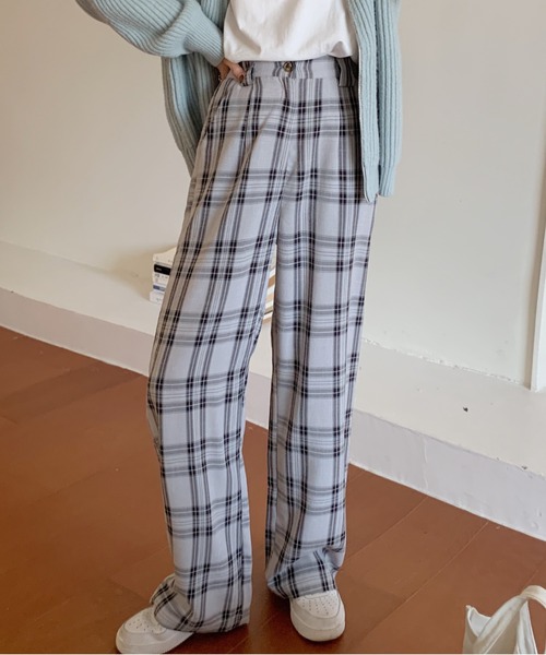 Diosfront(ディオスフロント)の「チェック柄セミワイドパンツ(その他パンツ・レディース・ブラック系その他/グレー系その他/ブラウン系その他/レッド系その他・S/M/L)」の16枚目の写真