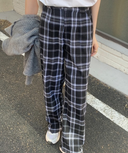 Diosfront(ディオスフロント)の「チェック柄セミワイドパンツ(その他パンツ・レディース・ブラック系その他/グレー系その他/ブラウン系その他/レッド系その他・S/M/L)」の17枚目の写真