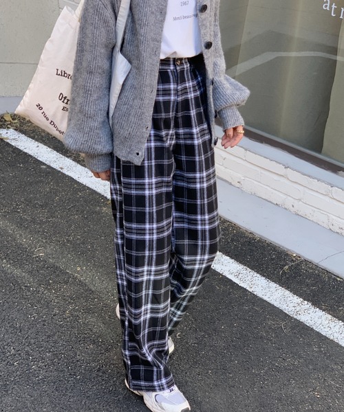 Diosfront(ディオスフロント)の「チェック柄セミワイドパンツ(その他パンツ・レディース・ブラック系その他/グレー系その他/ブラウン系その他/レッド系その他・S/M/L)」の19枚目の写真