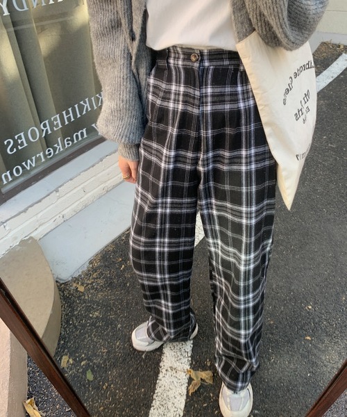 Diosfront(ディオスフロント)の「チェック柄セミワイドパンツ(その他パンツ・レディース・ブラック系その他/グレー系その他/ブラウン系その他/レッド系その他・S/M/L)」の20枚目の写真
