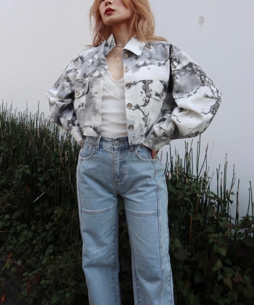 FIG&VIPER（フィグアンドバイパー）の「総柄切替ショートJK（テーラードジャケット・レディース・ブラック/ダークグレー・FREE）」の2枚目の写真