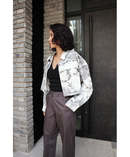 FIG&VIPER（フィグアンドバイパー）の「総柄切替ショートJK（テーラードジャケット・レディース・ブラック/ダークグレー・FREE）」の3枚目の写真