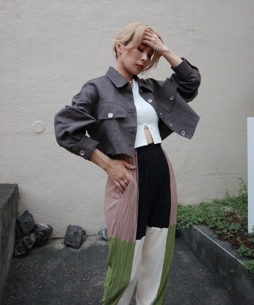 FIG&VIPER（フィグアンドバイパー）の「総柄切替ショートJK（テーラードジャケット・レディース・ブラック/ダークグレー・FREE）」の20枚目の写真