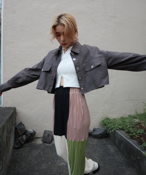 FIG&VIPER（フィグアンドバイパー）の「総柄切替ショートJK（テーラードジャケット・レディース・ブラック/ダークグレー・FREE）」の22枚目の写真