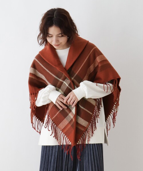 DRESKIP（ドレスキップ）の「◆リバーシブルギャザーケープ（ストール/ショール・レディース・レッド系3/ベージュ系1/ネイビー系1/ブラック系1・00）」の10枚目の写真