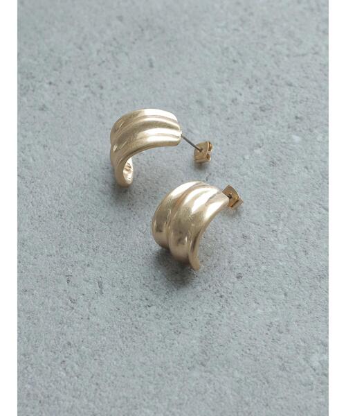 AMERICAN HOLIC（アメリカンホリック）の「テクスチャー変形メタルピアス（ピアス（両耳用）・レディース・シルバー/ゴールド・FREE）」の6枚目の写真