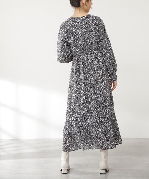 N.（N. Natural Beauty Basic）（エヌエヌナチュラルビューティーベーシック）の「【S Size Line】◆バイカラー小花プリントマキシワンピース（ワンピース・レディース・ブラック系その他/グレー系その他・SMALL/MEDIUM）」の4枚目の写真