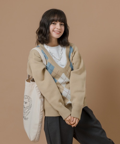 MUHET(ミュエータ)の「アーガイルVネックニット(ニット/セーター・レディース・ブラック/ベージュ/ライトグリーン・SMALL/MEDIUM/LARGE)」の14枚目の写真