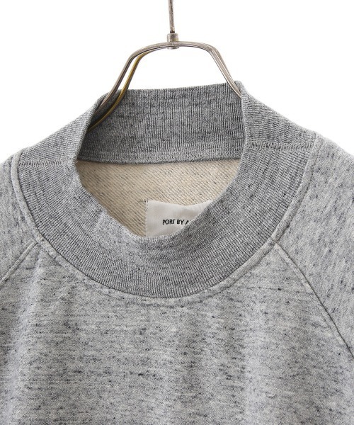 PORT BY ARK（ポートバイアーク）の「PORT BY ARK / ポートバイアーク：Crew neck Sweat：PO10-T003[COR]（スウェット・メンズ・シルバーグレー/ブルー系その他/グレー系その他・2/1）」の6枚目の写真