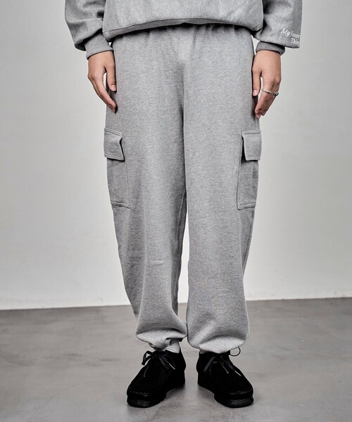 Firsthand(ファーストハンド)の「UN/ユーエヌ CARGO SWEAT PANTS(スウェットパンツ・メンズ・グレー/ブラック・MEDIUM/LARGE)」の5枚目の写真