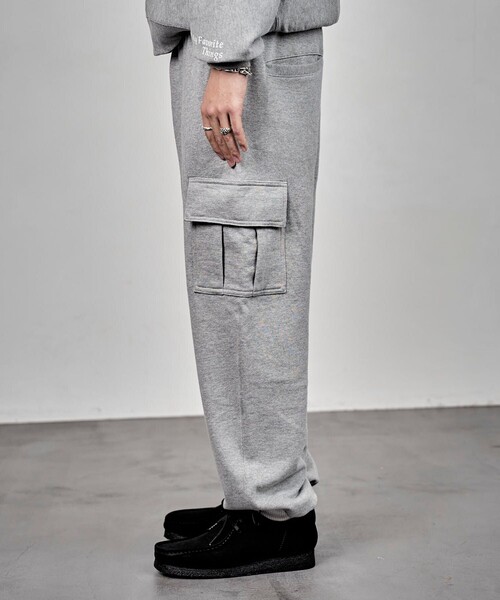 Firsthand(ファーストハンド)の「UN/ユーエヌ CARGO SWEAT PANTS(スウェットパンツ・メンズ・グレー/ブラック・MEDIUM/LARGE)」の6枚目の写真