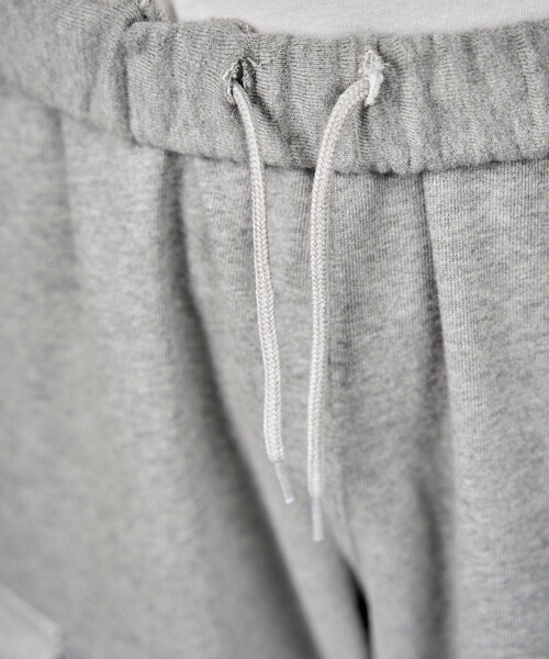 Firsthand(ファーストハンド)の「UN/ユーエヌ CARGO SWEAT PANTS(スウェットパンツ・メンズ・グレー/ブラック・MEDIUM/LARGE)」の9枚目の写真