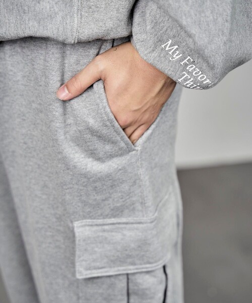 Firsthand(ファーストハンド)の「UN/ユーエヌ CARGO SWEAT PANTS(スウェットパンツ・メンズ・グレー/ブラック・MEDIUM/LARGE)」の10枚目の写真