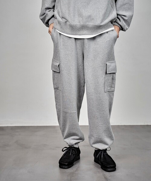 Firsthand(ファーストハンド)の「UN/ユーエヌ CARGO SWEAT PANTS(スウェットパンツ・メンズ・グレー/ブラック・MEDIUM/LARGE)」の19枚目の写真