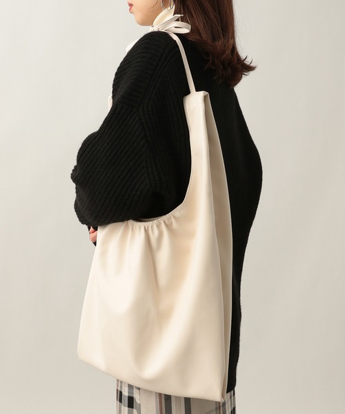 Heather（ヘザー）の「フォンバッグ付きトート　261071（トートバッグ・レディース・ホワイト×ブラック/ブラック×ホワイト/ブラック×グリーン・ONE SIZE）」の15枚目の写真