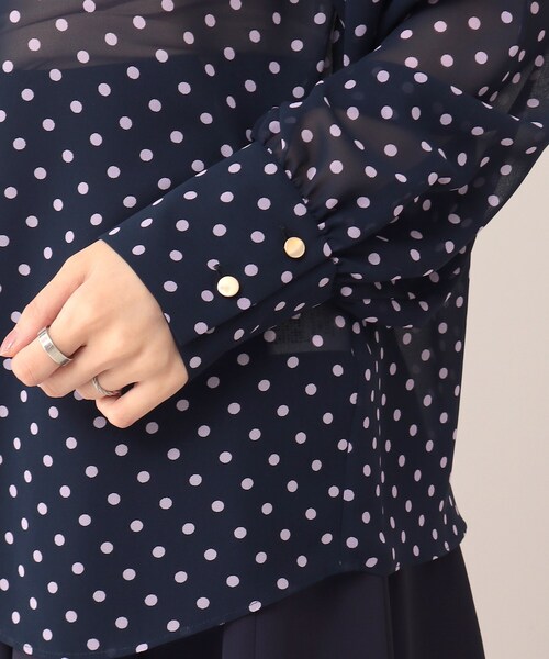 UNTITLED（アンタイトル）の「◆【STORY掲載】シャルマンドット フリルブラウス【洗える】（シャツ/ブラウス・レディース・ブラック系/ネイビー系・44/48/00/01/02/03/04）」の8枚目の写真