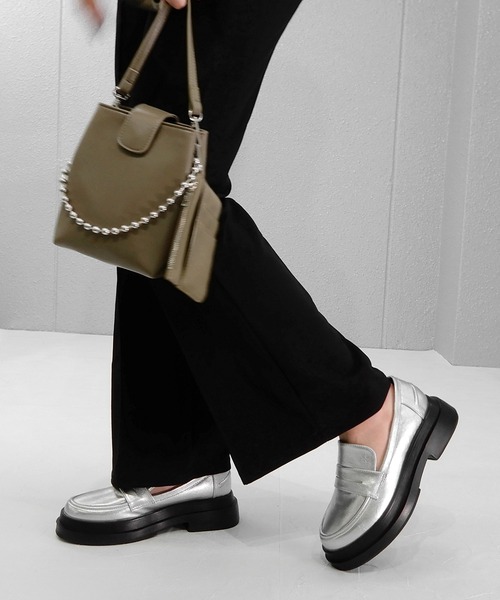 minia（ミニア）の「ボリュームソールピースローファー　◇（ローファー・レディース・ブラック/ブラウン/シルバー・S/M/L/LL）」の13枚目の写真