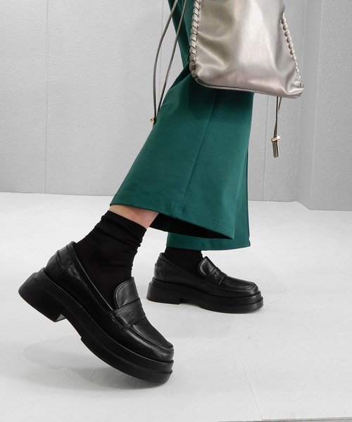 minia（ミニア）の「ボリュームソールピースローファー　◇（ローファー・レディース・ブラック/ブラウン/シルバー・S/M/L/LL）」の18枚目の写真